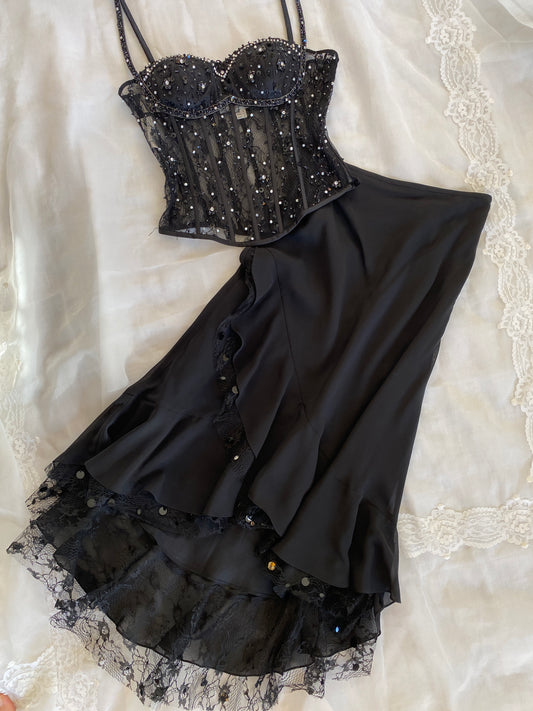Set negro de falda y corpiño de encaje