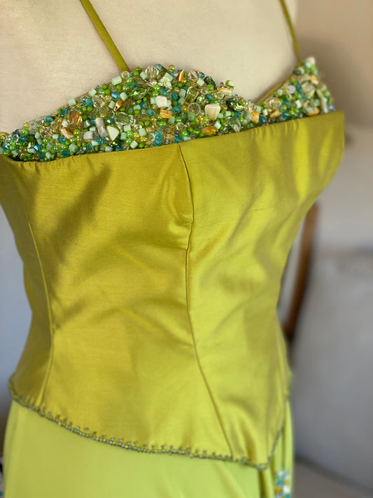 Dos piezas de corset en seda salvaje y falda de punto